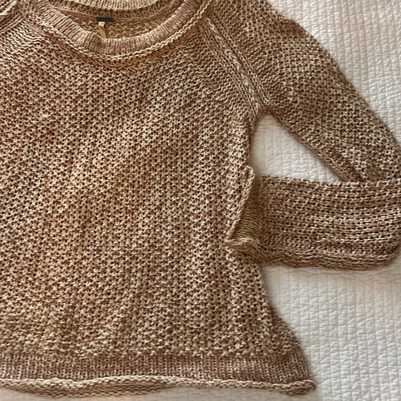 Free People Low Scoop Knit Sweater/ Lightweight/ Size Medium/ Cream & Tan - Picture 4 of 8